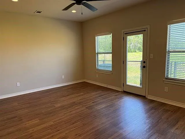 5670 Shadowbend Cir W #105 — Photo 11