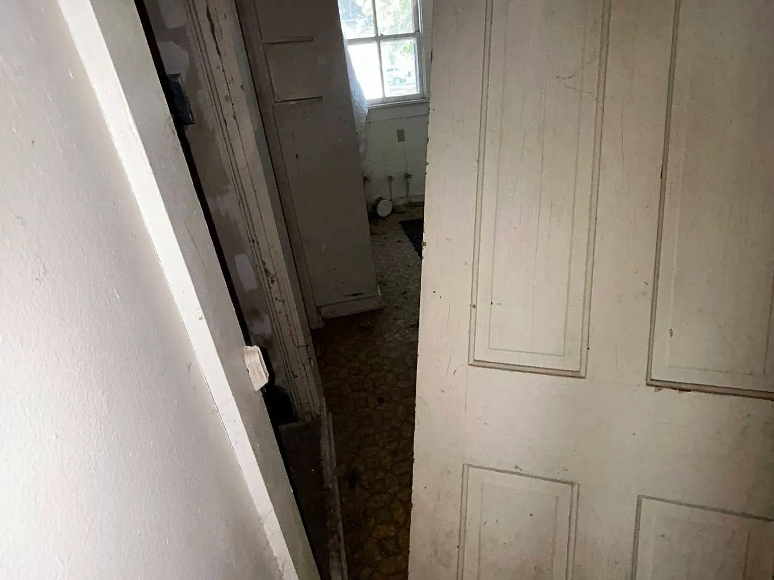 3 bed, 1000 sqft, $725 — Photo 2