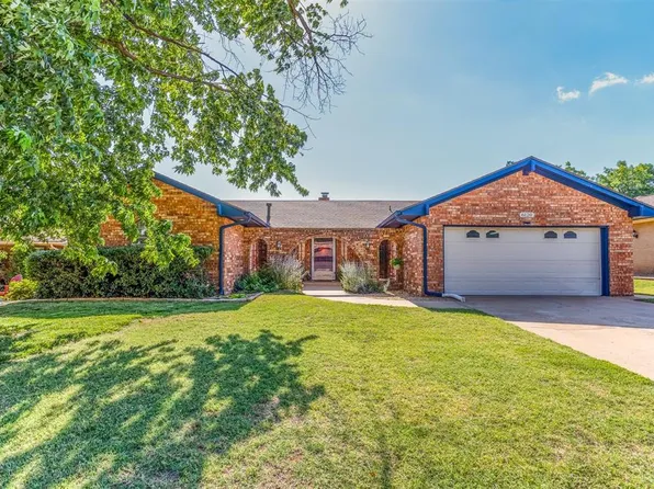 6120 Willowridge Dr, Warr Acres, OK 73122