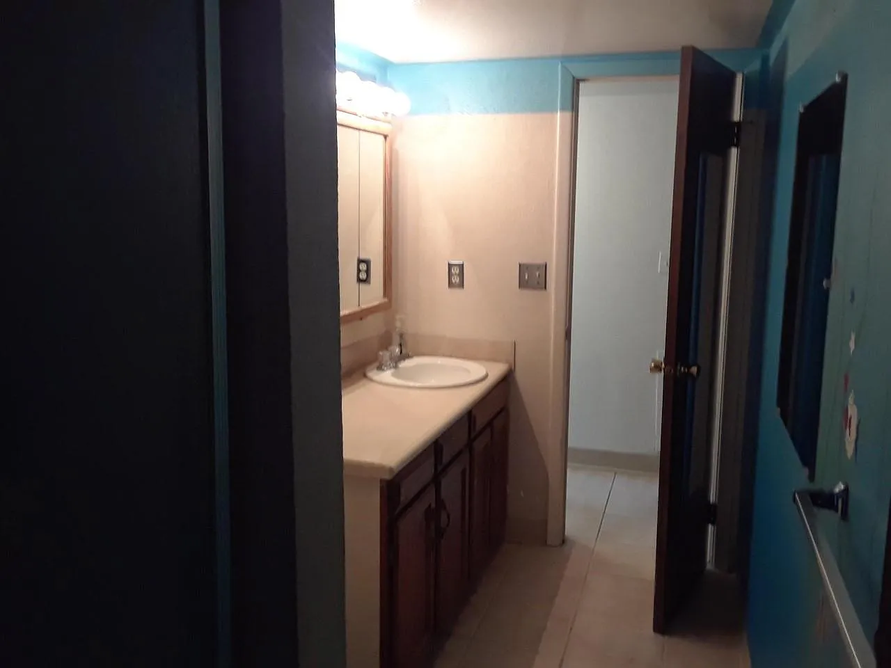 2 bed, 1000 sqft, $2,200 — Photo 3