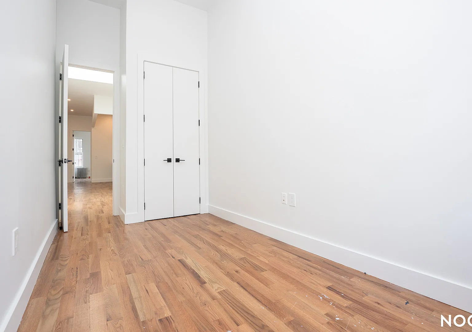 757 Hart Street — Photo 3