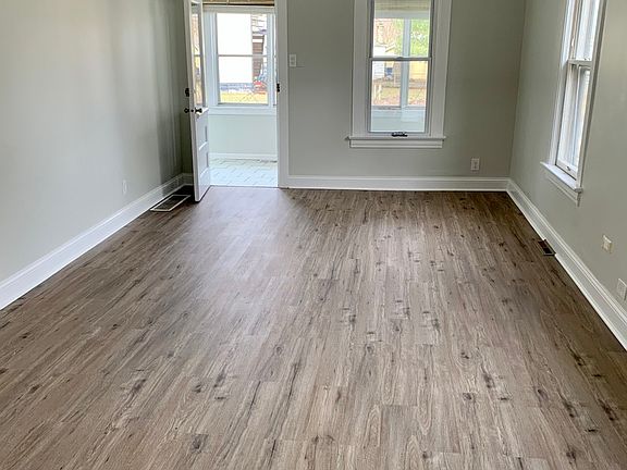 5th image of 44 N Glenwood Ave