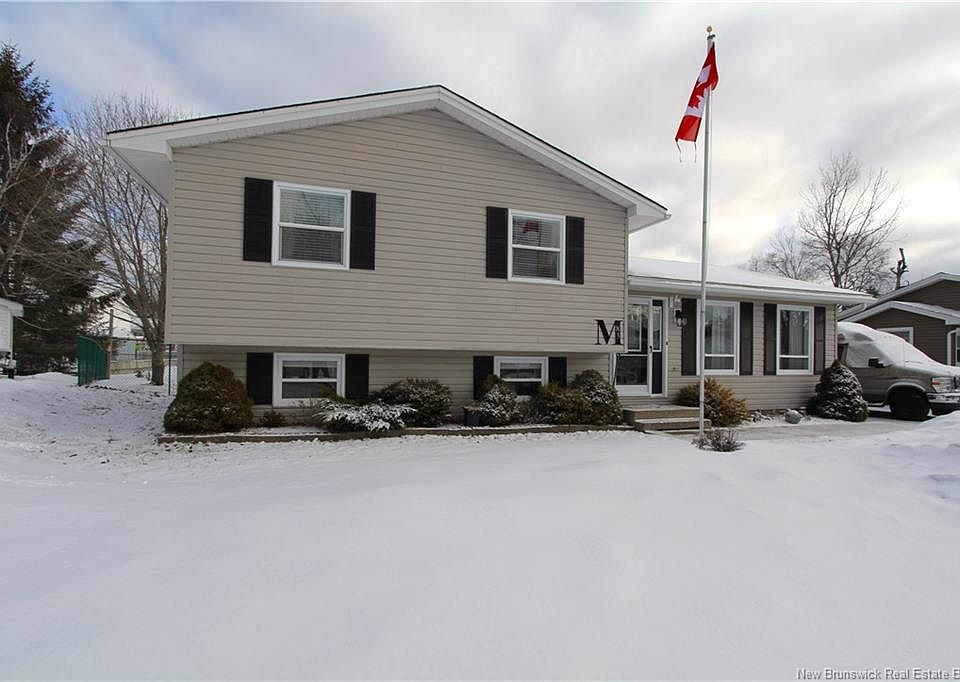 1st image of 83 Mountfield Cres
