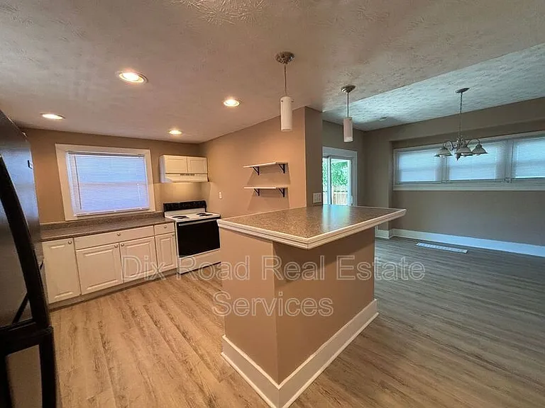 217 Fernwood Ave — Photo 13