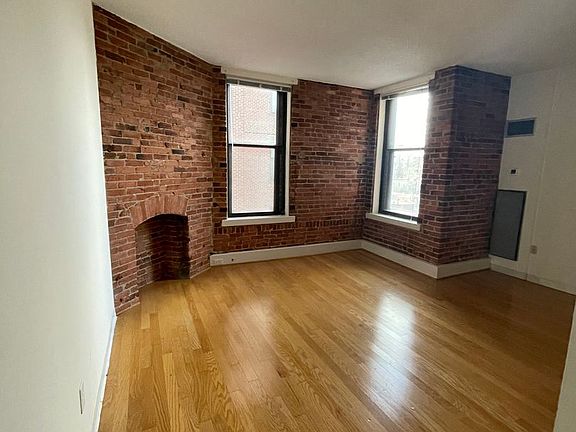 3rd image of 1615 Q St NW APT 512