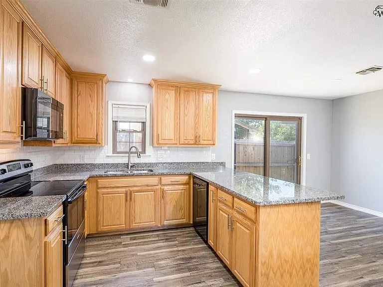 3035 Abbott Ave — Photo 14