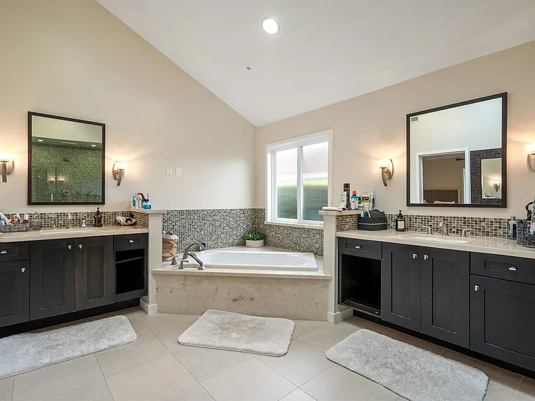 231 Avenue D — Photo 20