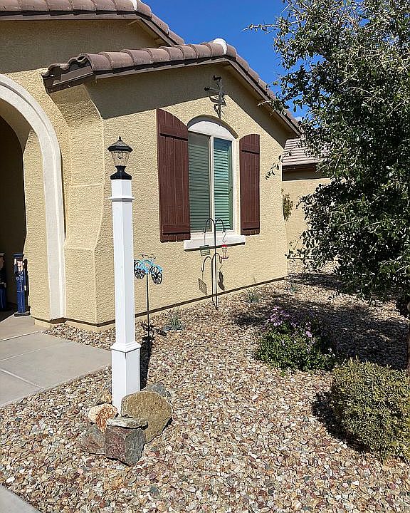 1st image of 15710 W Laurel Ln