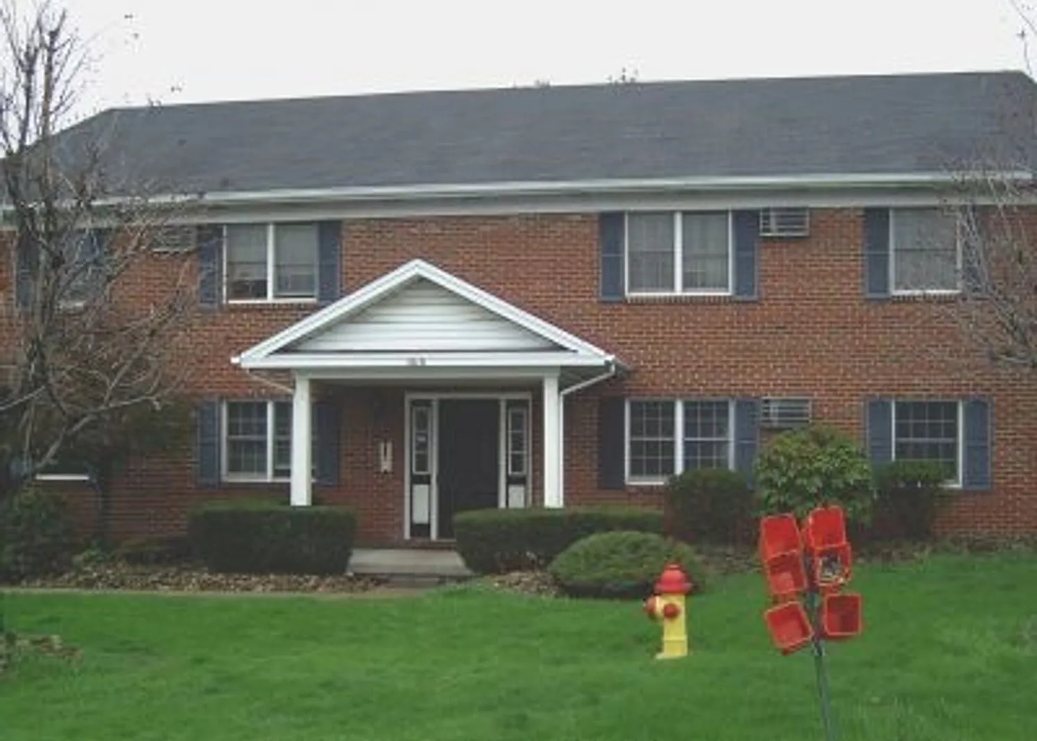 Willow Creek Apartments 1050 — Photo 1