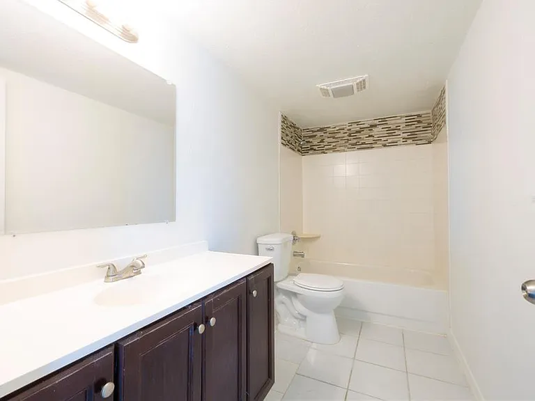 2947 Poplar Ave — Photo 32