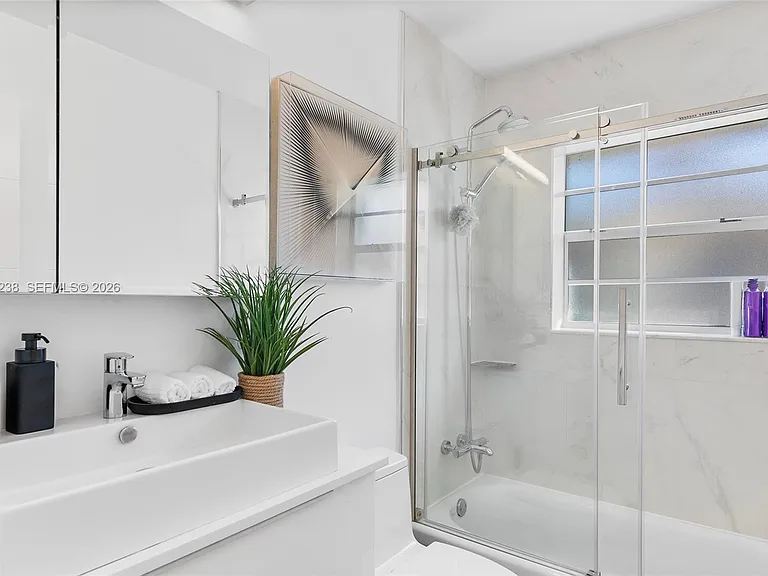 2207 NE 16th Ave — Photo 35