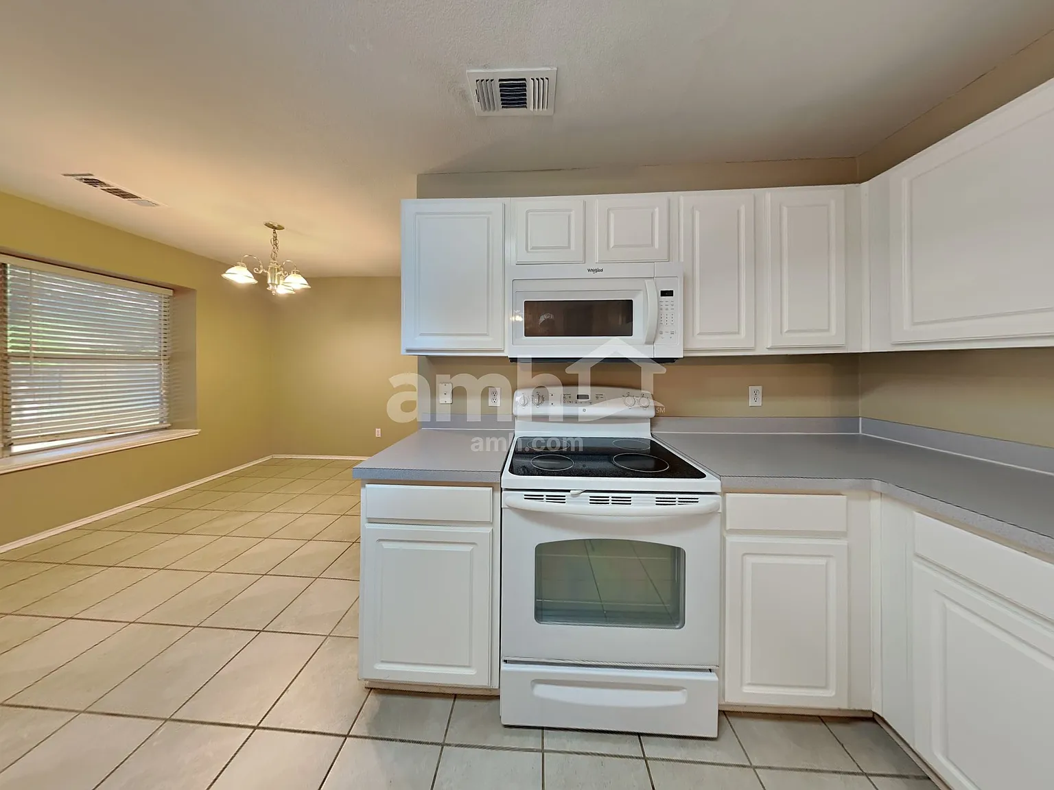3 bed, 2.0 bath, 1680 sqft, $2,105 — Photo 3