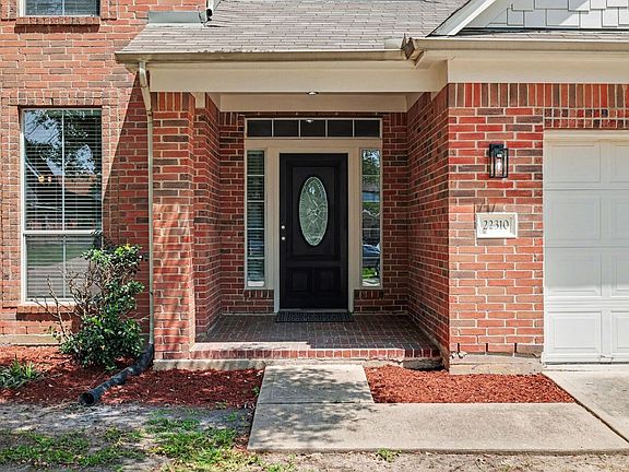 4th image of 22310 Lamaster Ln