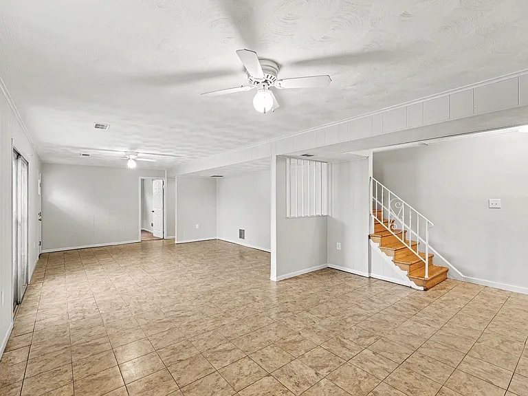 7014 Dower House Rd — Photo 15