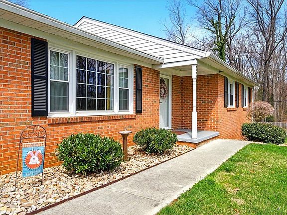 2nd image of 864 Rainbow Forest Dr