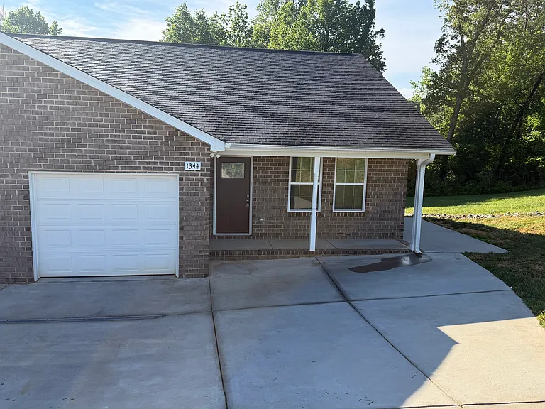 1334-1338 Magnolia Grove Rd — Photo 2