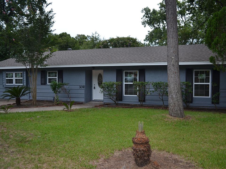 Front view of the home