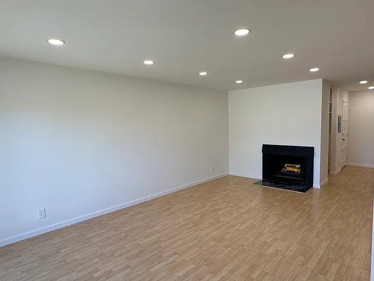 1336 Palos Verdes Dr #5 — Photo 7