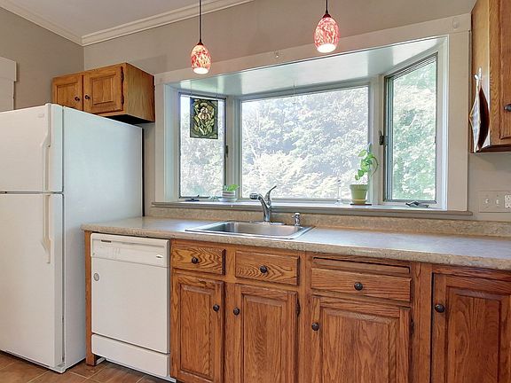 3rd image of 25 Prospect St