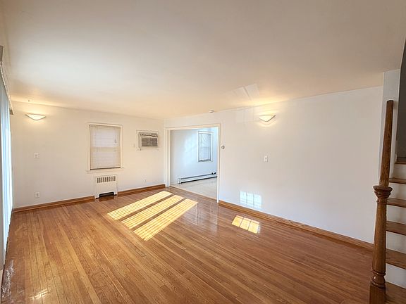 4th image of 525 Chestnut St