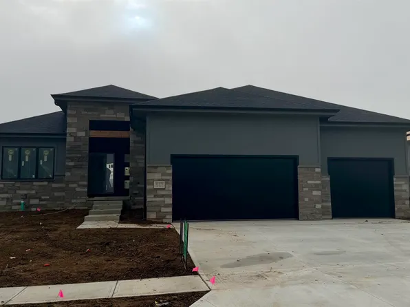 12371 Lake Vista Dr, Papillion, NE 68046