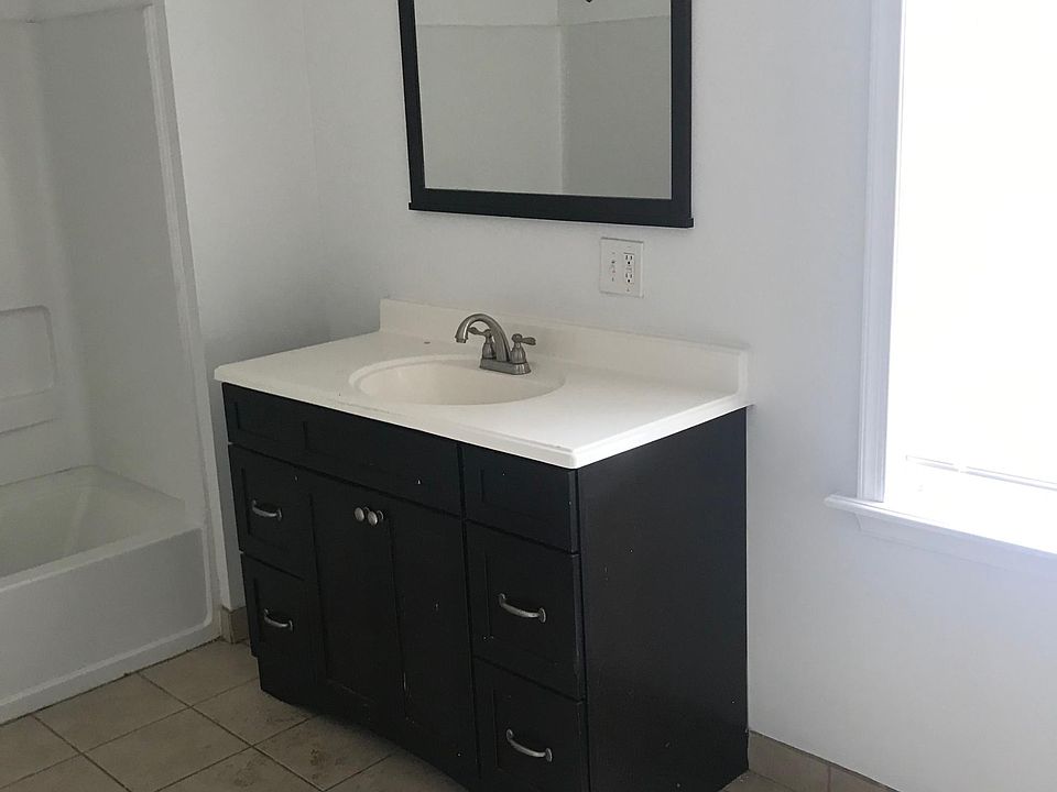 1st image of 2225 N 17th St #1