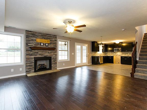 4th image of 154 Rossview Pl