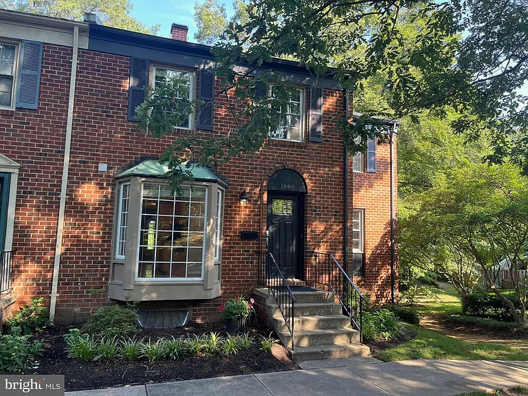 1666 Albermarle Dr — Photo 40
