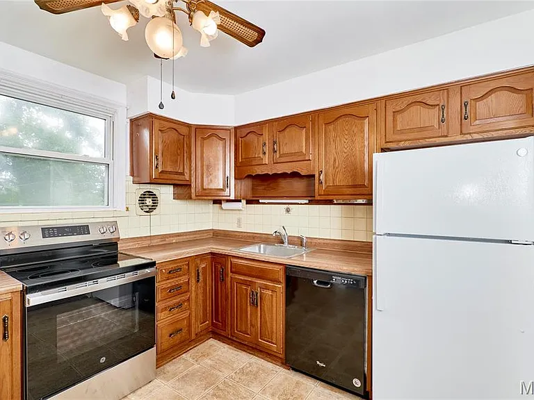 228 Newton Pl — Photo 11
