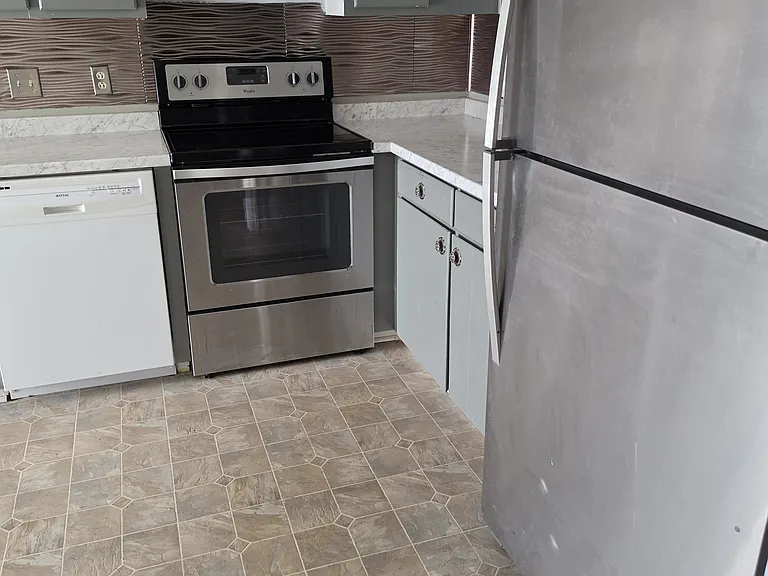 47 Somersett Dr #47 — Photo 3