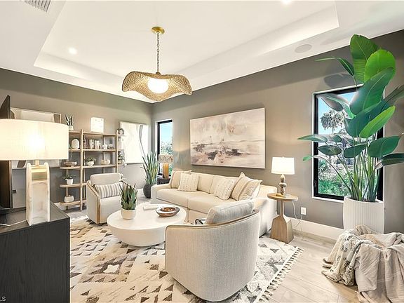 4th image of 933 11th ST SW