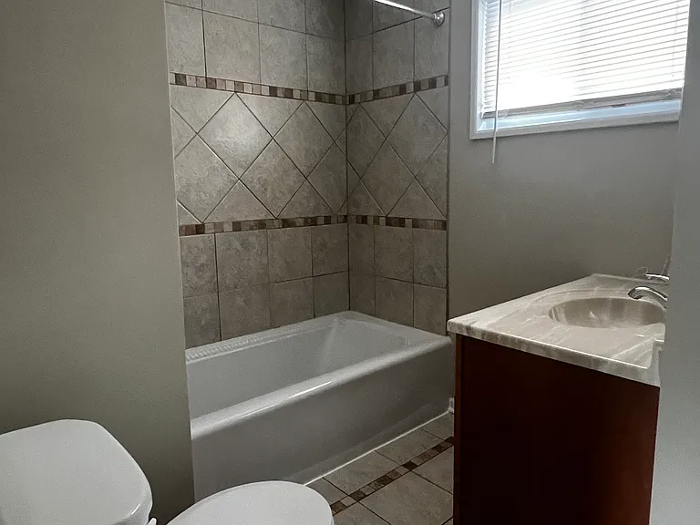 Marian Dr — Photo 6