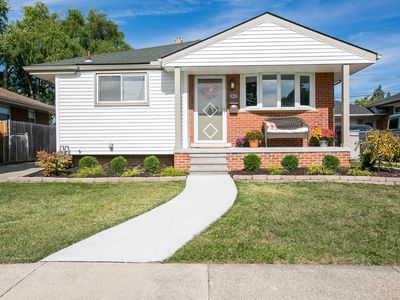 520 New York Ave, Lincoln Park, MI, 48146