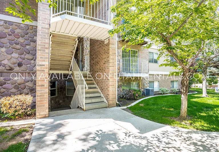 1214 W 1380 N — Photo 1