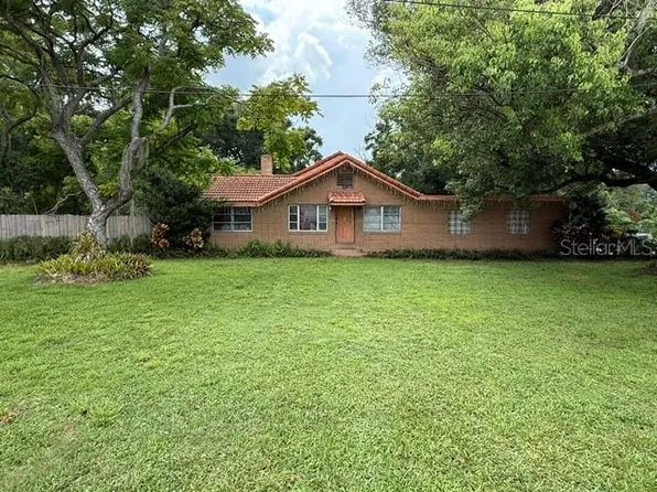 3011 S Wiggins Rd, Plant City, FL 33566