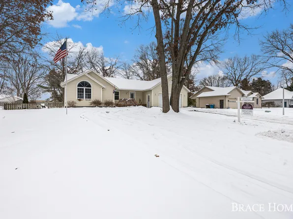 3466 Whispering Woods Dr, Muskegon, MI 49444
