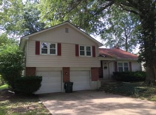 8808 Newton Dr, Overland Park, KS 66212