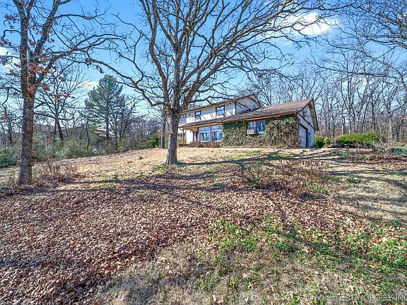 3rd image of 310 Belle Ln