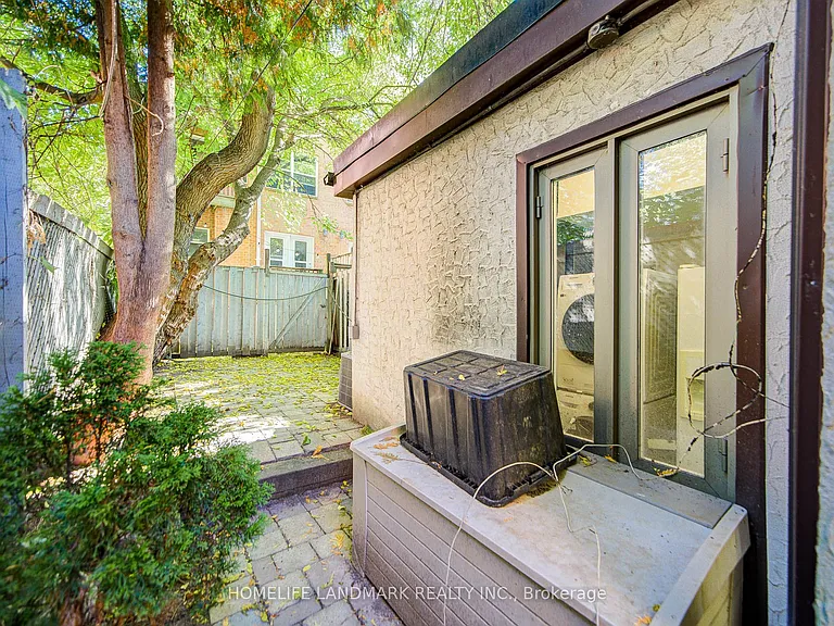 237 Ontario St — Photo 38