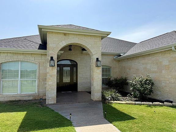 2nd image of 1456 N Us Highway 283