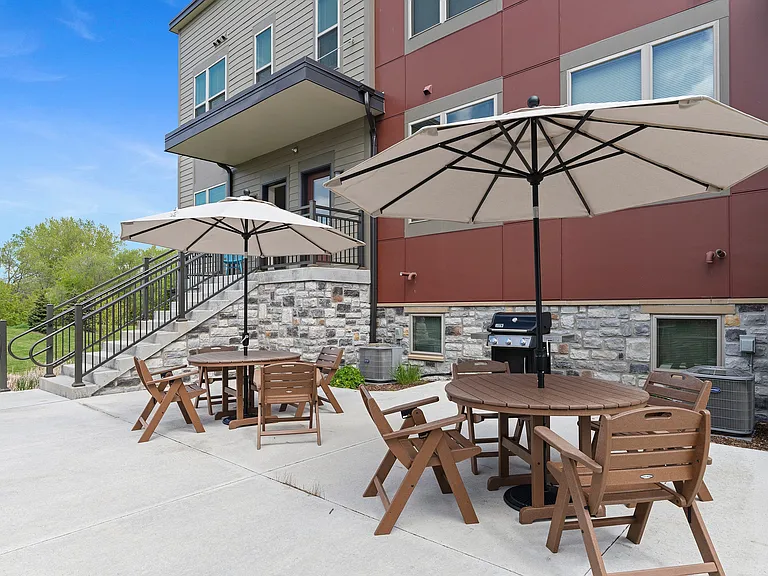 1505 Townhomes Grill Area