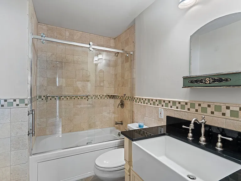 539 Nassau Ave #A — Photo 17