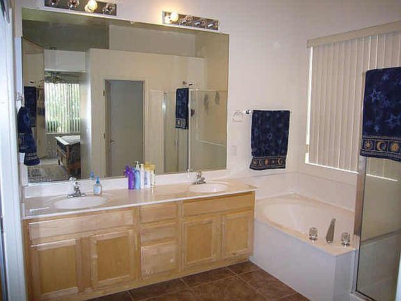 5th image of 11129 W Amelia Ave