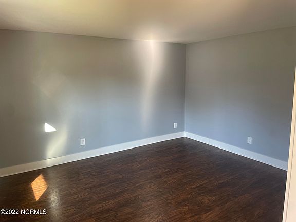 4th image of 126 Chelsea Ln