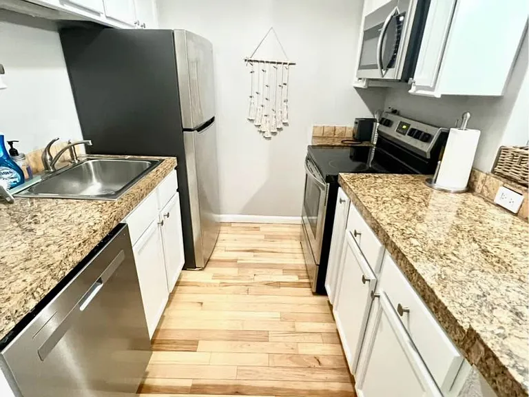 1062 Josephine St #10 — Photo 3