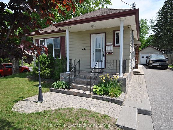 2nd image of 227 Duckworth St