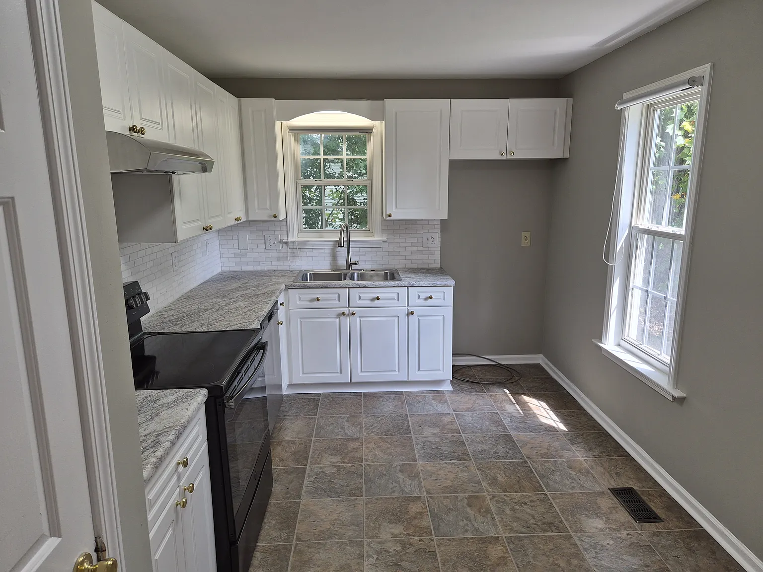 111 Blue Ridge Dr — Photo 3