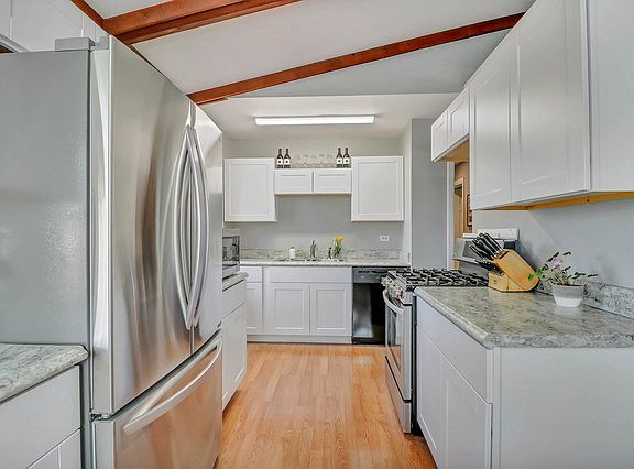 3rd image of 25614 W Wacker Dr