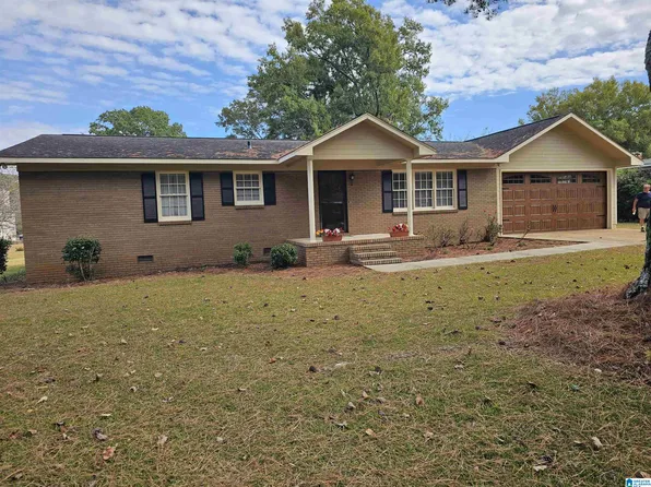 1802 Rush Rd, Sylacauga, AL 35150
