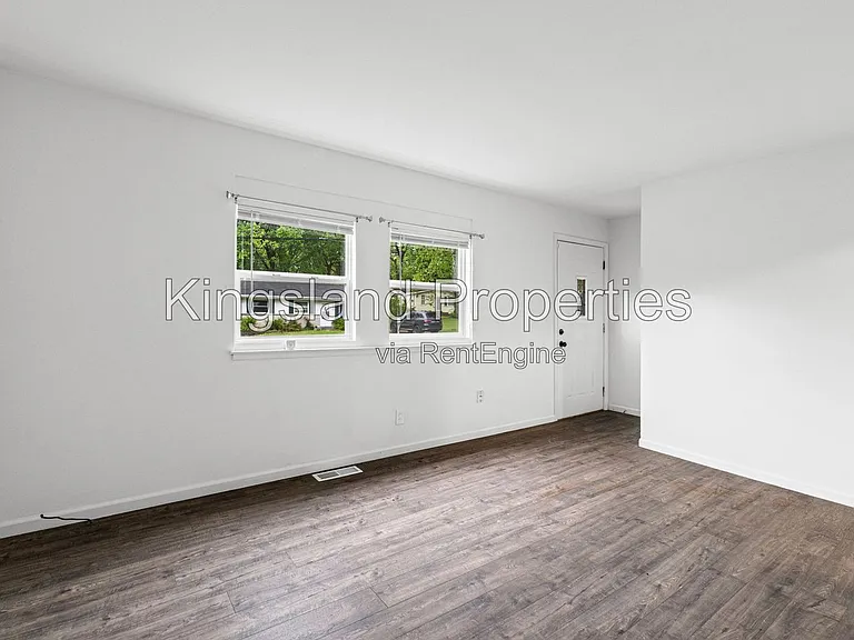116 Barto Dr — Photo 4